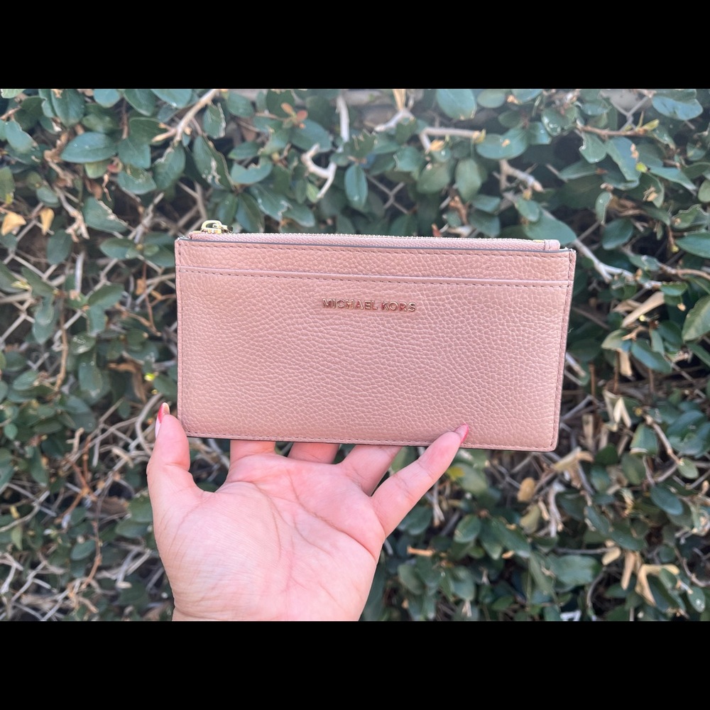 ❌ SOLD ❌ Michael Kors Wallet